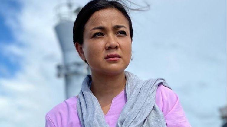 Korona Sampai Depok, Nirina Galau Karena Jauh dari Keluarga