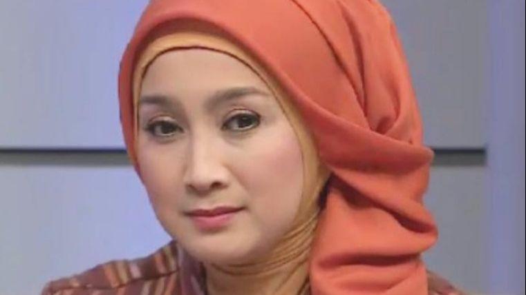 Desy Ratnasari Himbau Warga Indonesia Tak Panik Hadapi Korona