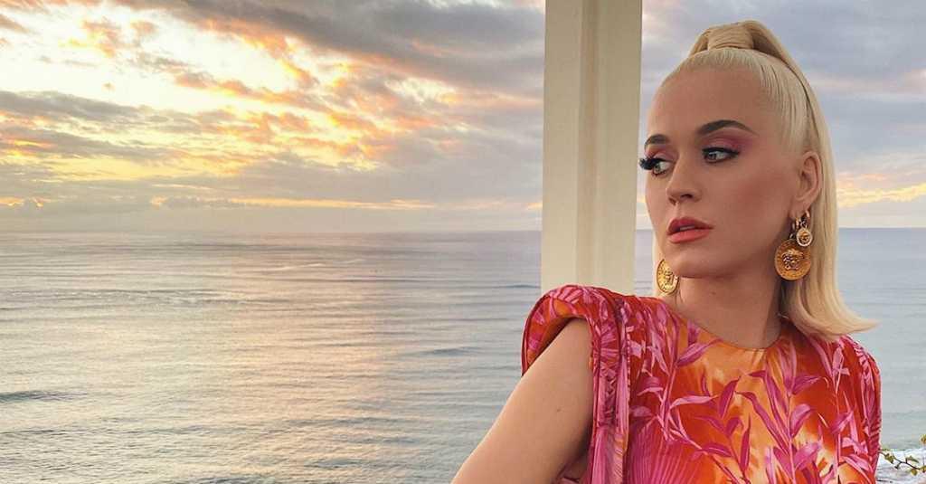 Sejak Hamil, Katy Perry Selalu Bawa Ini Kemanapun Pergi
