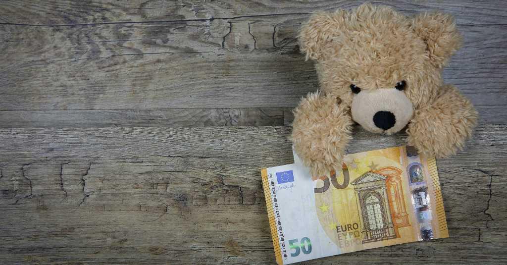 Benarkah Virus Korona Bisa Menyebar Melalui Uang Tunai?