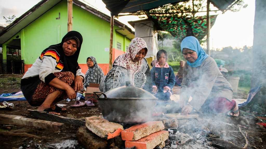 Foto Aktivitas Warga Sukabumi Usai Diguncang Gempa Magnitudo 5,1