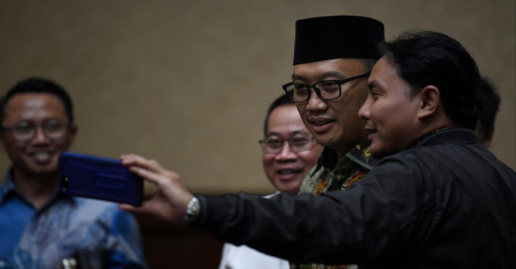 Diduga Update Status WA, Imam Nahrawi Bantah Bawa HP ke Sel Rutan