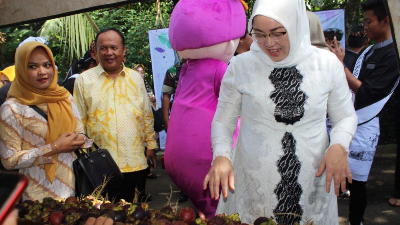 Mau Makan Manggis Gratis? Datang Yuk ke Festival Manggis 2020 di Purwakarta