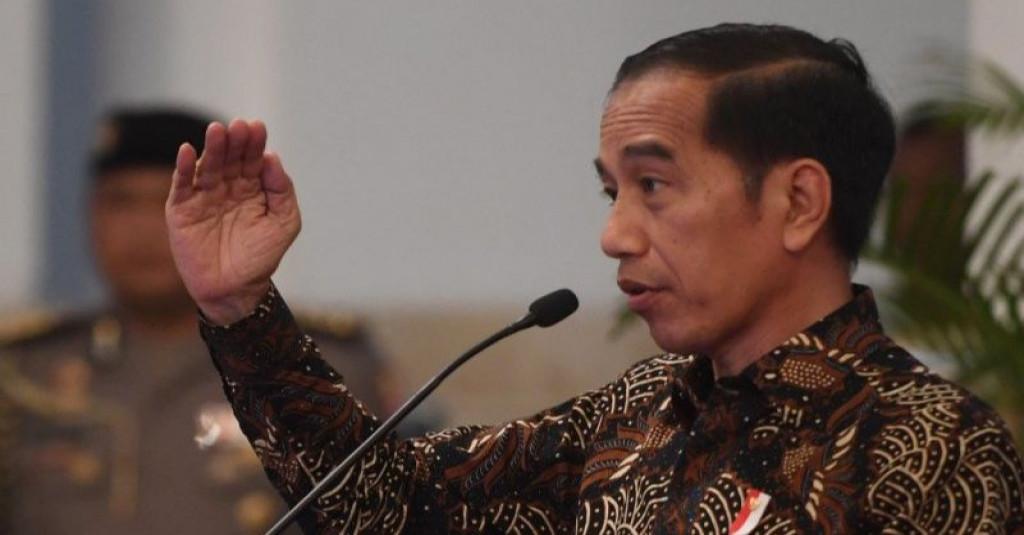 Jokowi: Jangan Ragu Tegur Orang yang Tak Jaga Jarak!