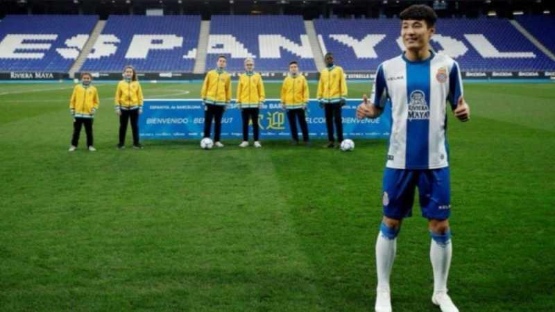 Striker Espanyol Asal China Positif Korona