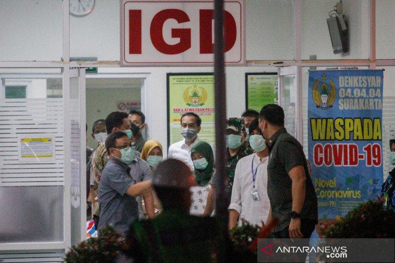 Ibunda Berpulang, Jokowi Minta Para Menteri Tetap di Jakarta