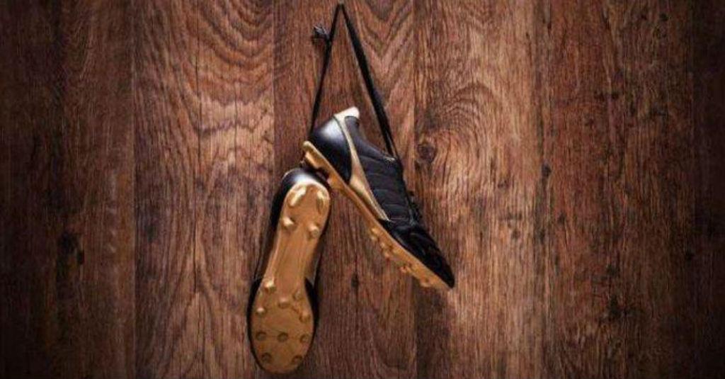 Demi Perangi COVID-19, Pesepakbola Spanyol Gantung Sepatu