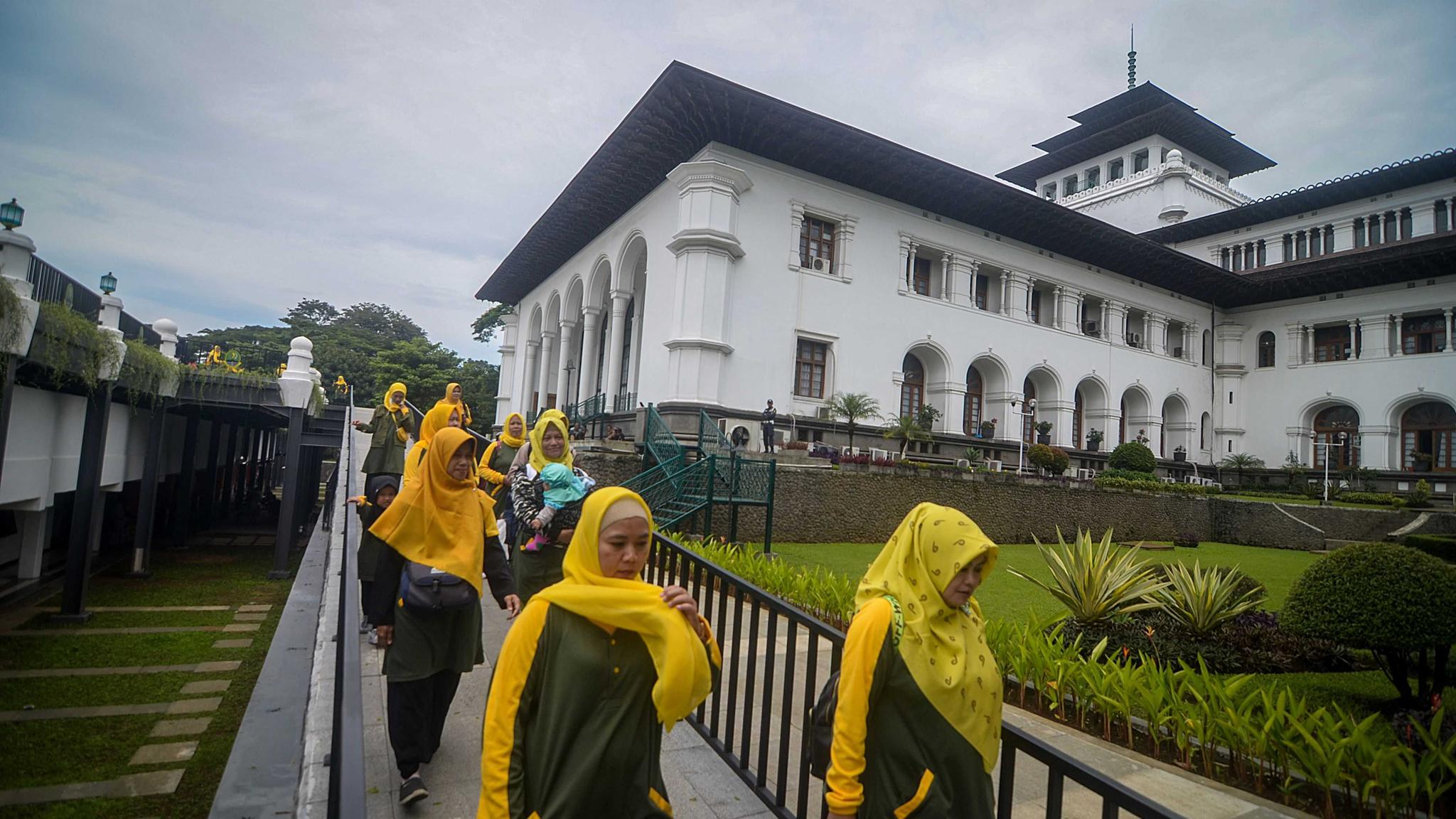 Lawan Korona, Gaji Ridwan Kamil dan ASN Jabar Akan Dipotong Selama 4 Bulan