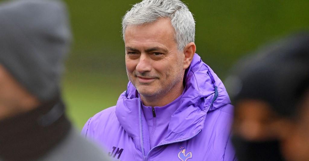 Mourinho Pantau Latihan Tottenham Lewat Video