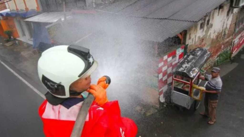 Media Asing Soroti Penggunaan Disinfektan untuk Cegah Korona di Indonesia