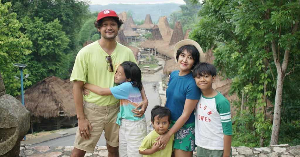 Cara Seru Keluarga Dwi Sasono Usir Kebosanan Saat di Rumah Aja