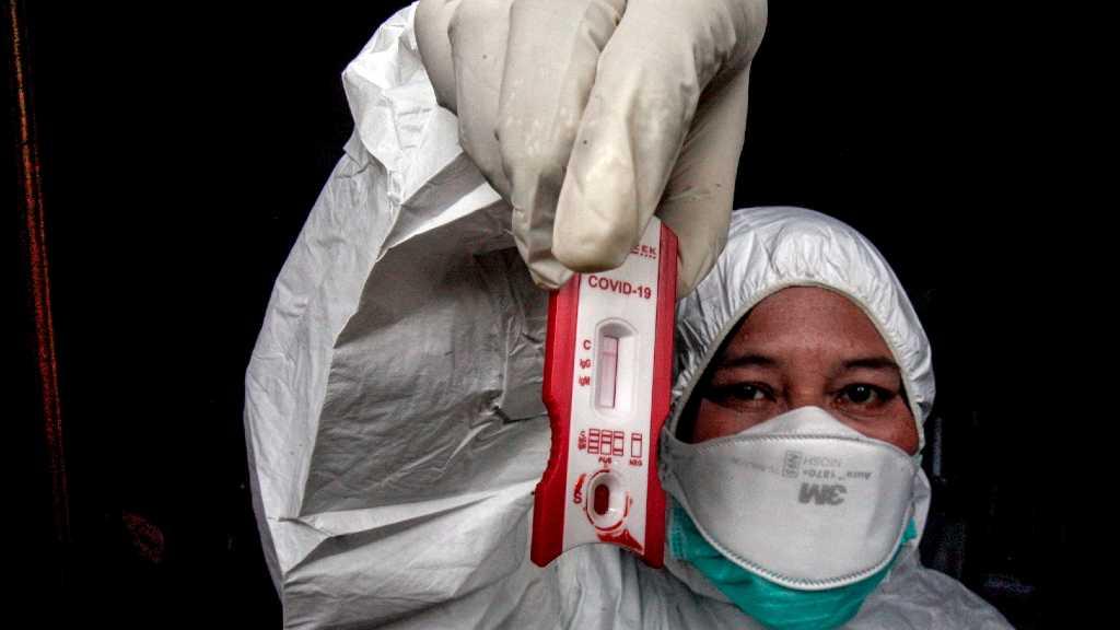 Ahli Epidemiologi: Rapid Test Tak Bisa Jadi Tolak Ukur COVID-19