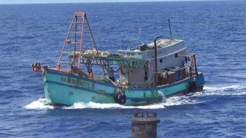 KKP Lumpuhkan Dua Kapal Berbendera Vietnam yang Curi Ikan di Laut Natuna