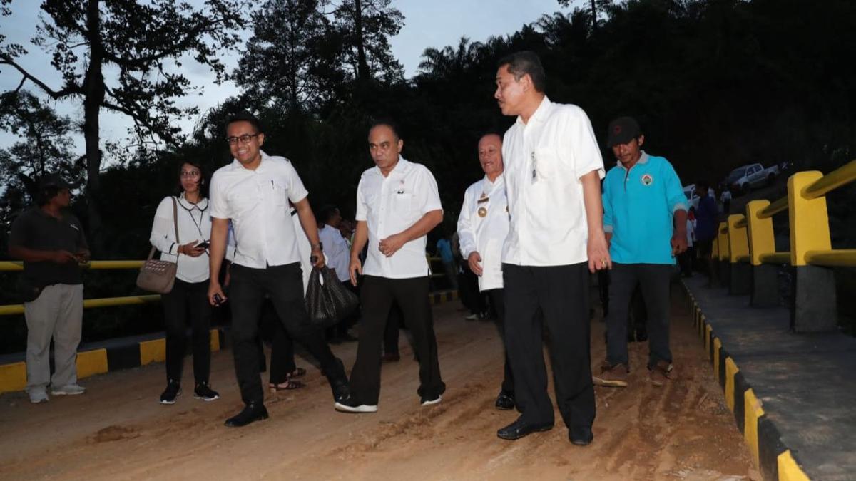 Polemik Mudik, Wamendes Budi Arie: Jangan Biarkan Desa Tanggung Risiko