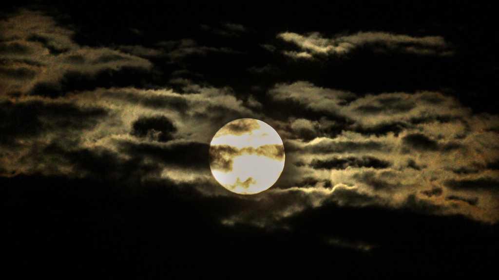 Foto: Fenomena Supermoon dari Berbagai Wilayah di Indonesia