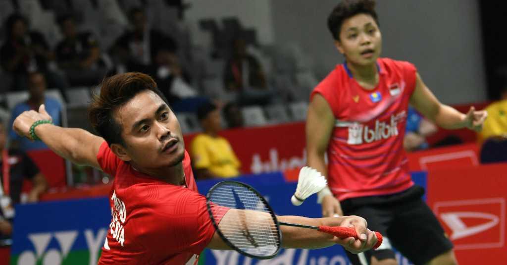 Owi dan Praveen Lelang Jersey