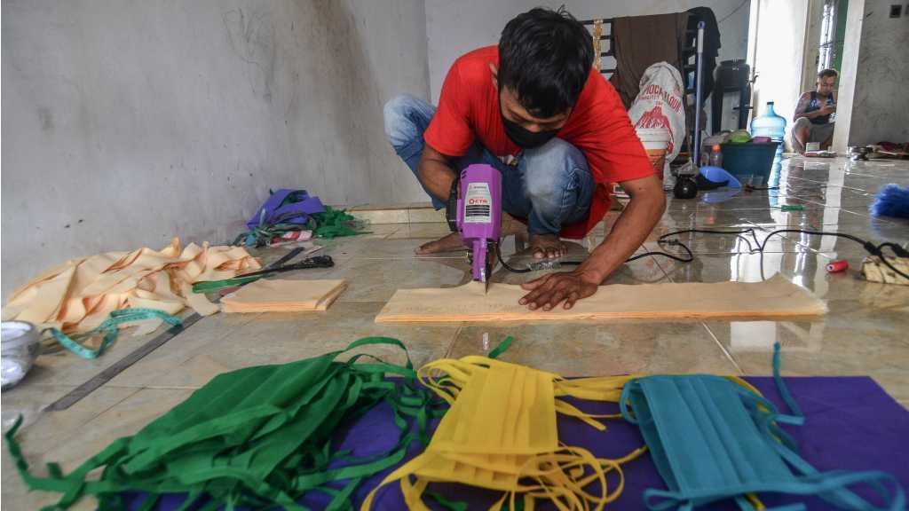 Pakar: Masker Kain Harus Diganti Setiap Empat Jam Sekali