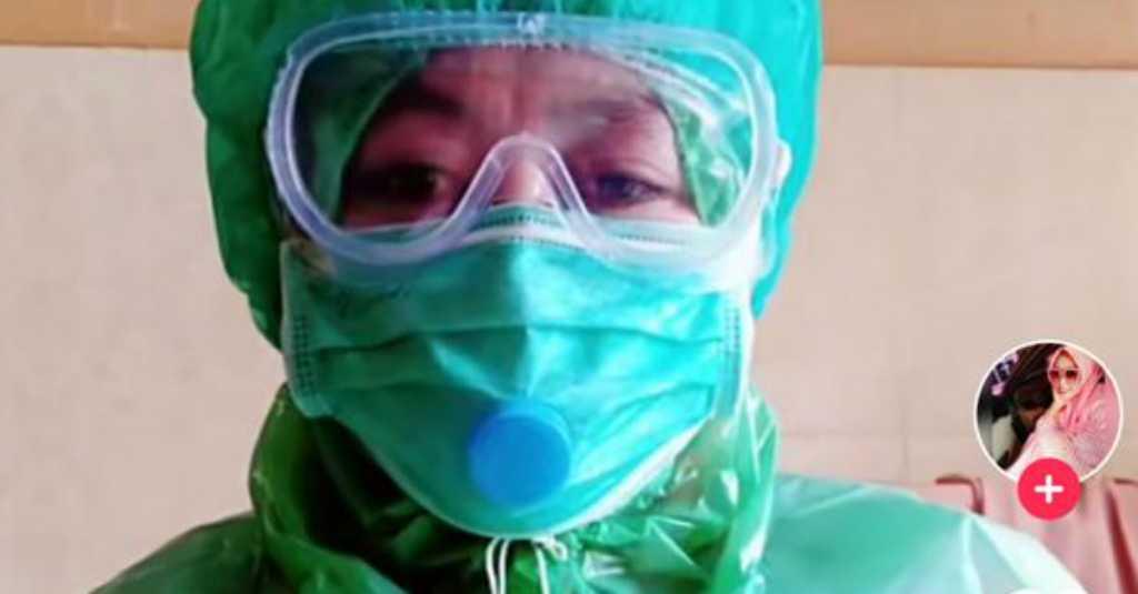 Petugas Medis Ini Punya Ide Unik Agar Bisa Makan Tanpa Harus Lepas APD