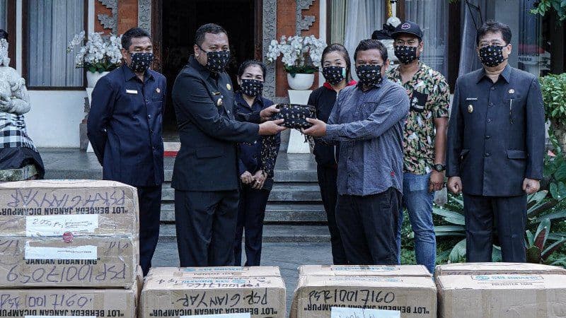 Bali United Donasikan 20 Ribu Masker untuk Masyarakat bali