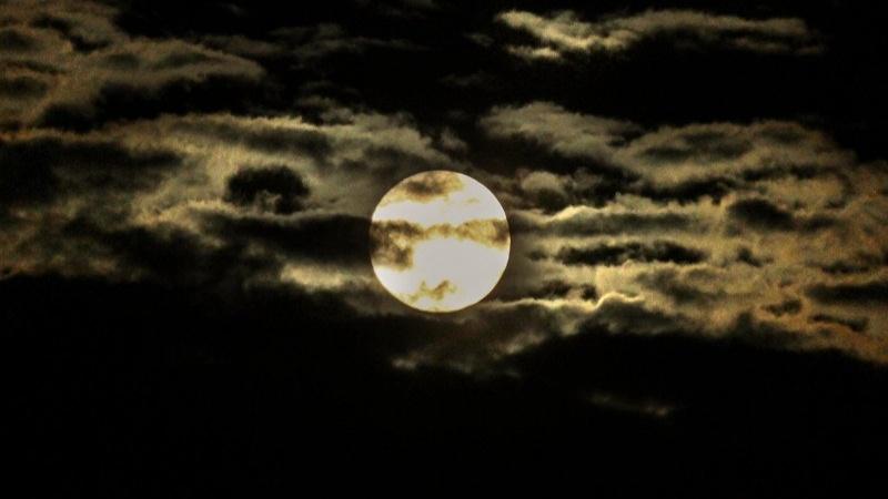 Fenomena Supermoon Terakhir di 2020 Dapat Disaksikan Malam Ini