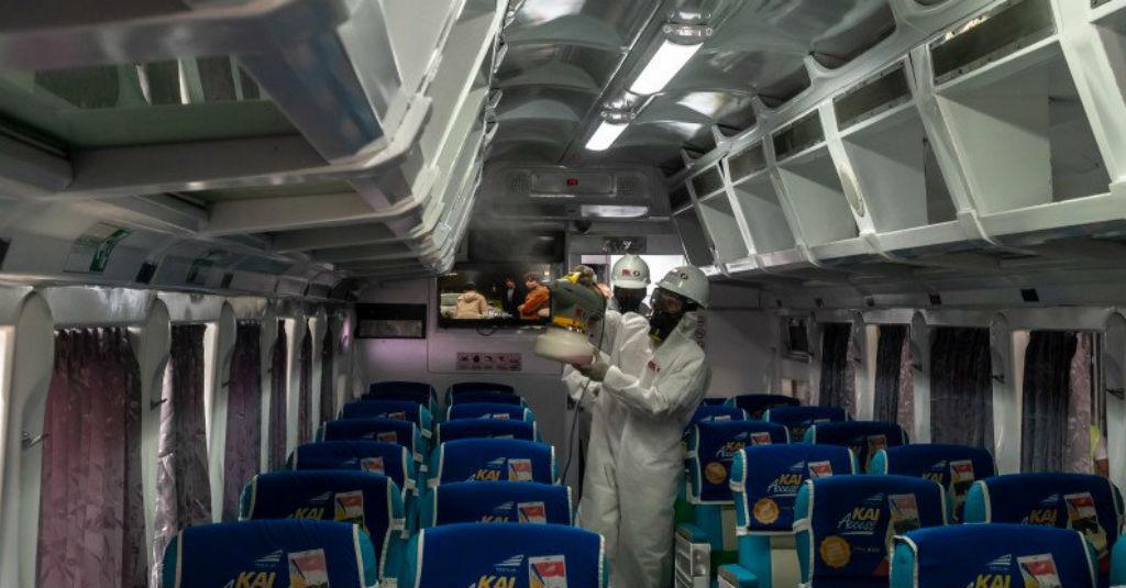 Transportasi Umum Beroperasi Kembali, Bagaimana KAI dan Garuda?