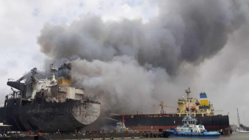 Kapal Tanker di Pelabuhan Belawan Medan Terbakar