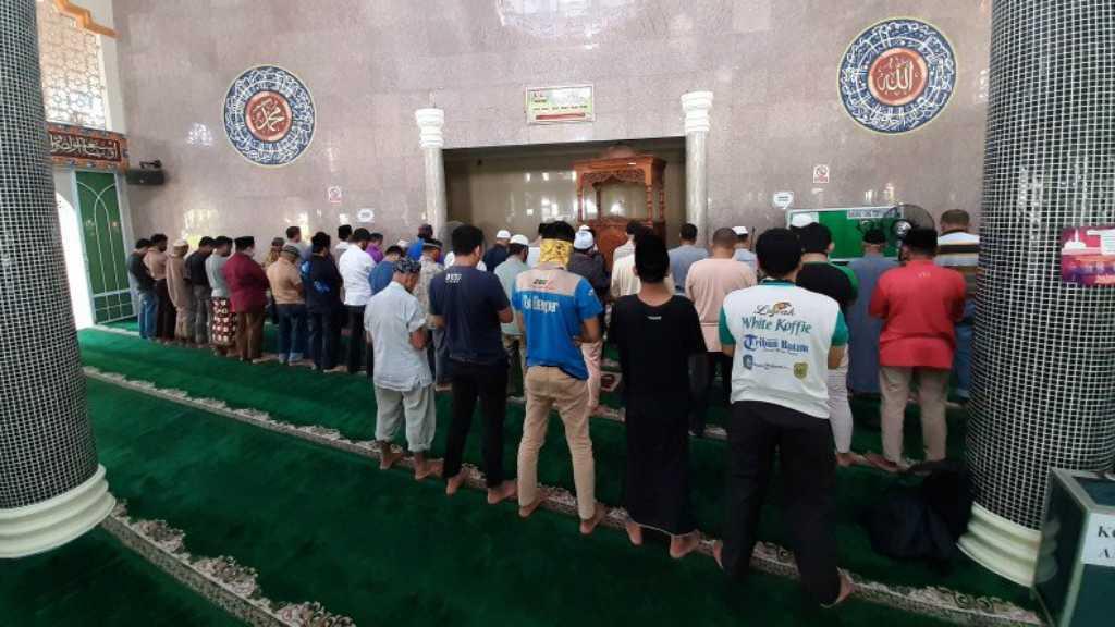 MUI Provinsi Kepri Perbolehkan Salat Berjamaah di Masjid