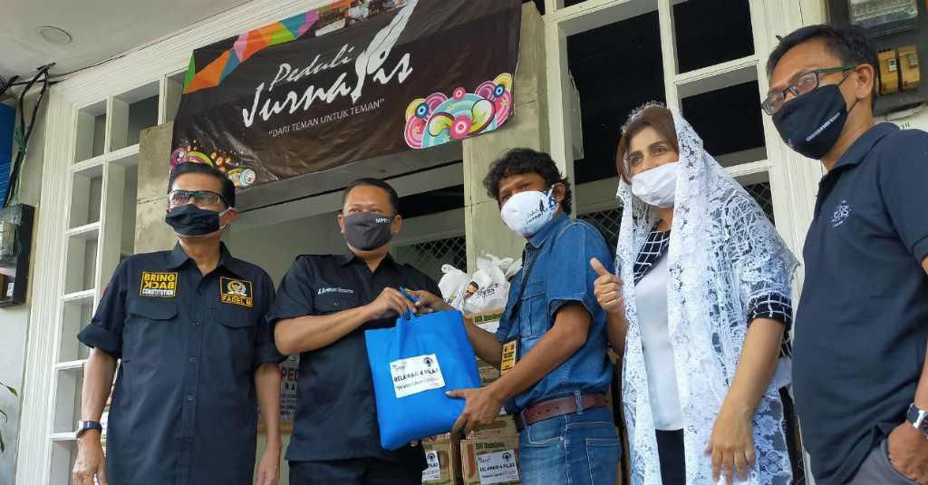 Donasi untuk Jurnalis, Bamsoet Sampaikan Hentikan Penyebaran Berita Hoax