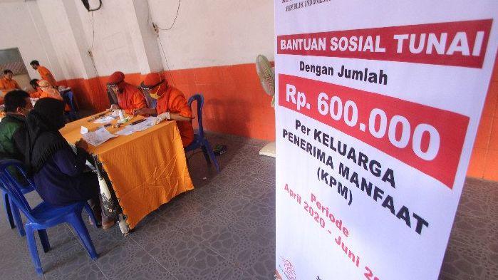 Pengamat: Bantuan Sosial COVID-19 Jangan Dipolitisasi
