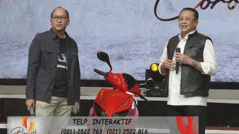 Motor Listrik Bertanda Tangan Presiden Jokowi Itu Laku Rp2,5 Miliar