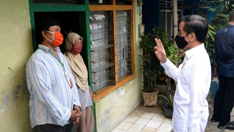 Presiden Jokowi Minta Kementerian Percepat Penyaluran Bansos ke Masyarakat