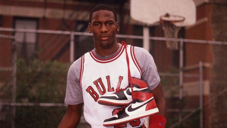 Sepatu Usang Michael Jordan Terjual Rp 8,3 Miliar di Lelang Amal