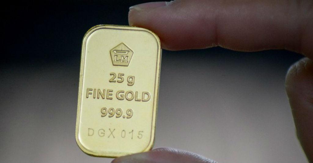 Harga Emas Antam Anjlok Rp10.000 per Gram