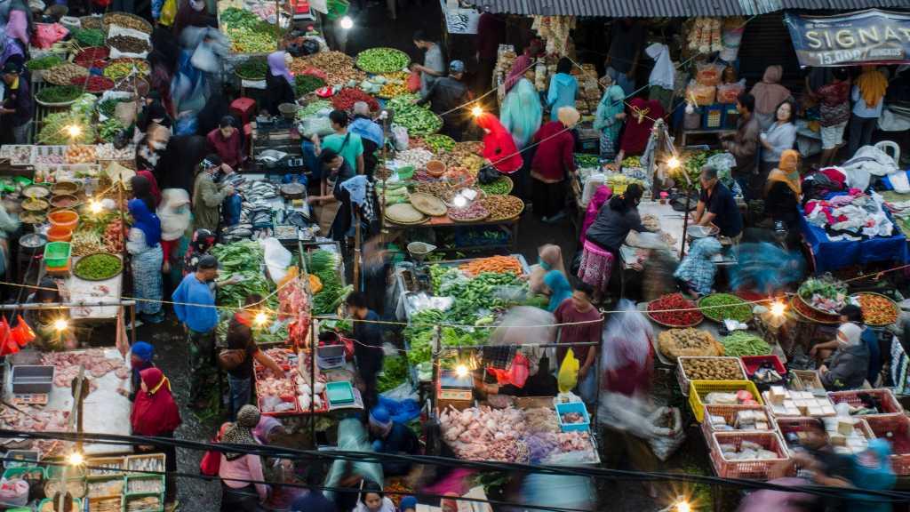 Pemkot Depok Tunda Rencana Penertiban PKL di Pasar Kemiri Muka