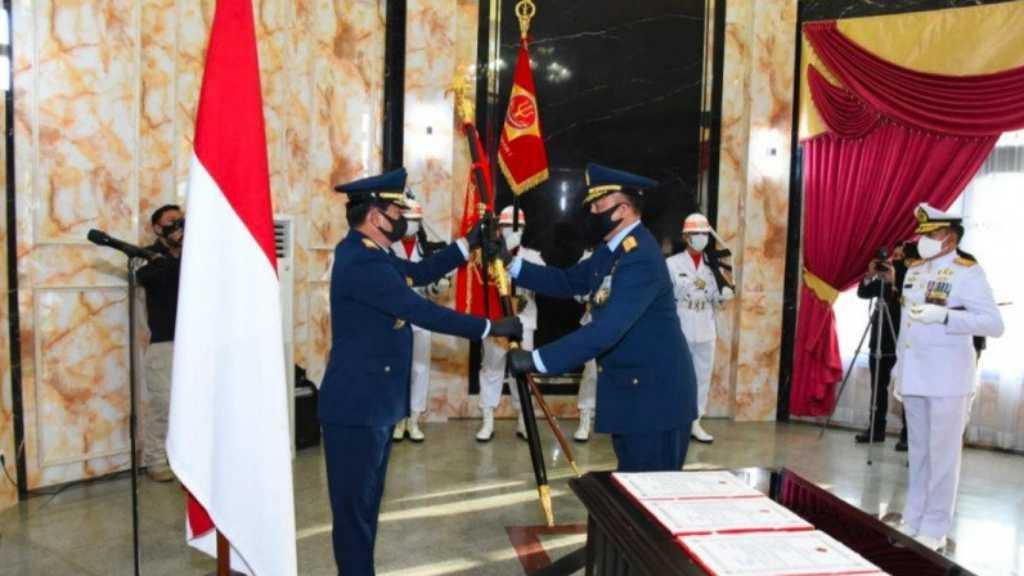 Jokowi Lantik KSAU dan KSAL Baru di Istana Negara