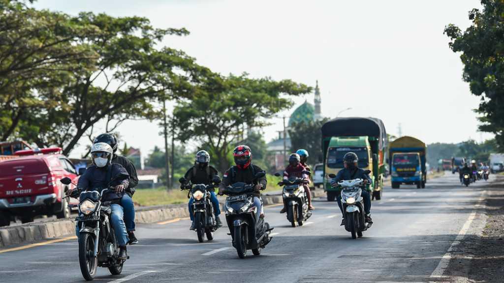 H-3 Lebaran, Kendaraan Plat Luar Daerah Ramaikan Jalur Pantura Cirebon