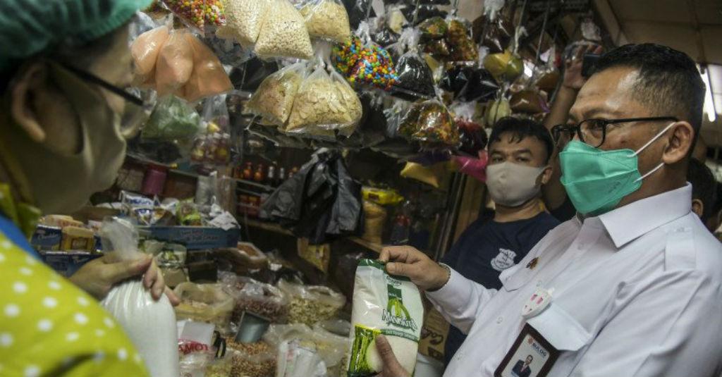 Buwas Pastikan Operasi Pasar untuk Beras dan Gula Terus Berjalan