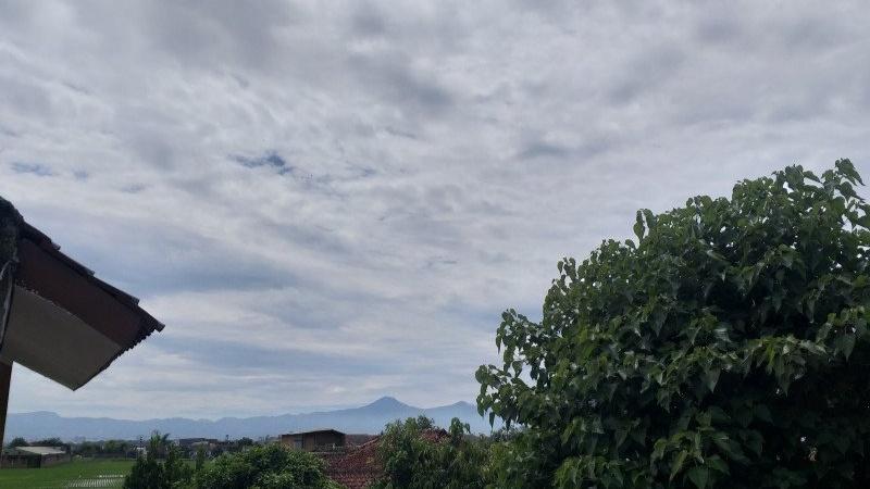 Suara Dentuman di Langit Bandung Bikin Geger Warga