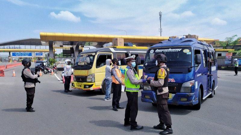 102 Kendaraan Disuruh Putar Balik di GT Cileunyi, Ada yang Jujur Mau Mudik