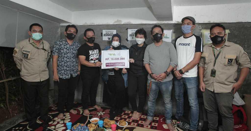 Berikan Donasi untuk Jurnalis, Wali Serukan 'Indonesia Jangan Terserah'