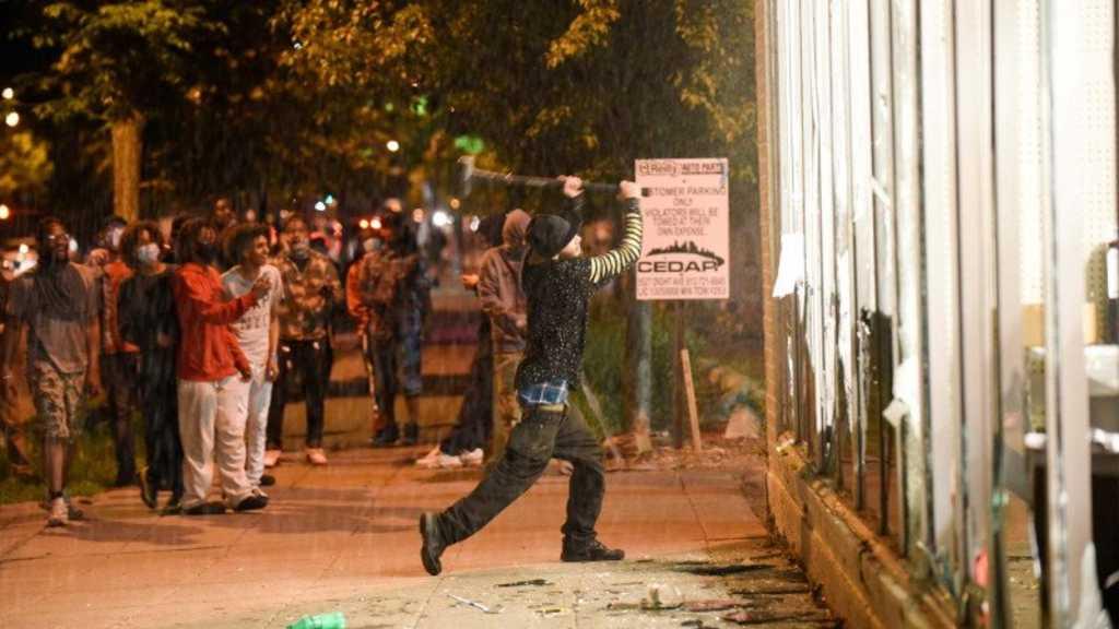 Demo Kematian Geogre Flyod di Minneapolis Rusuh, KJRI Pastikan WNI Aman