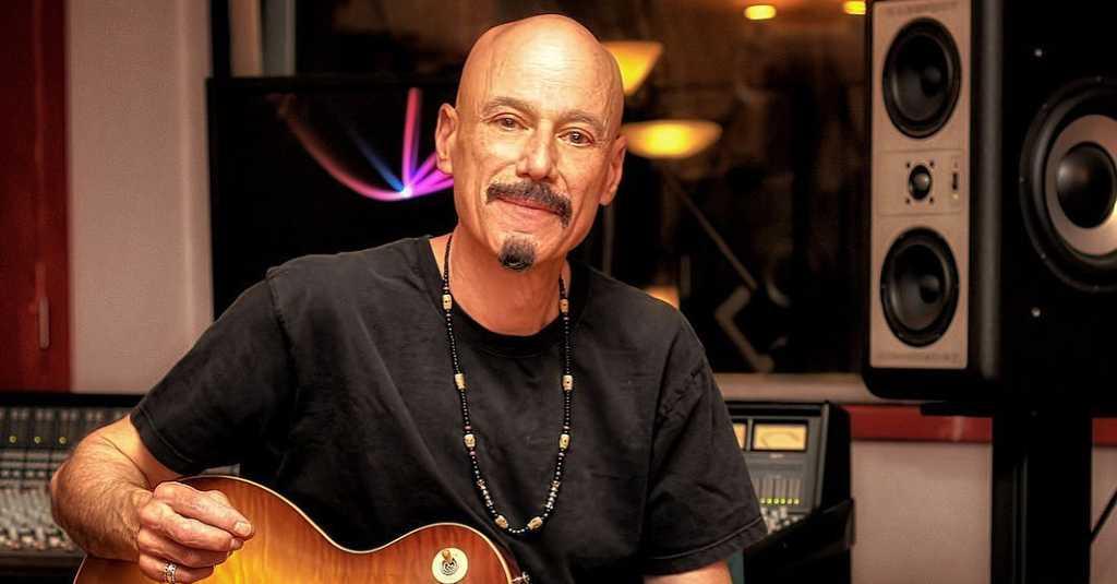 Gitaris Band Legendaris 'KISS', Bob Kulick Meninggal Dunia