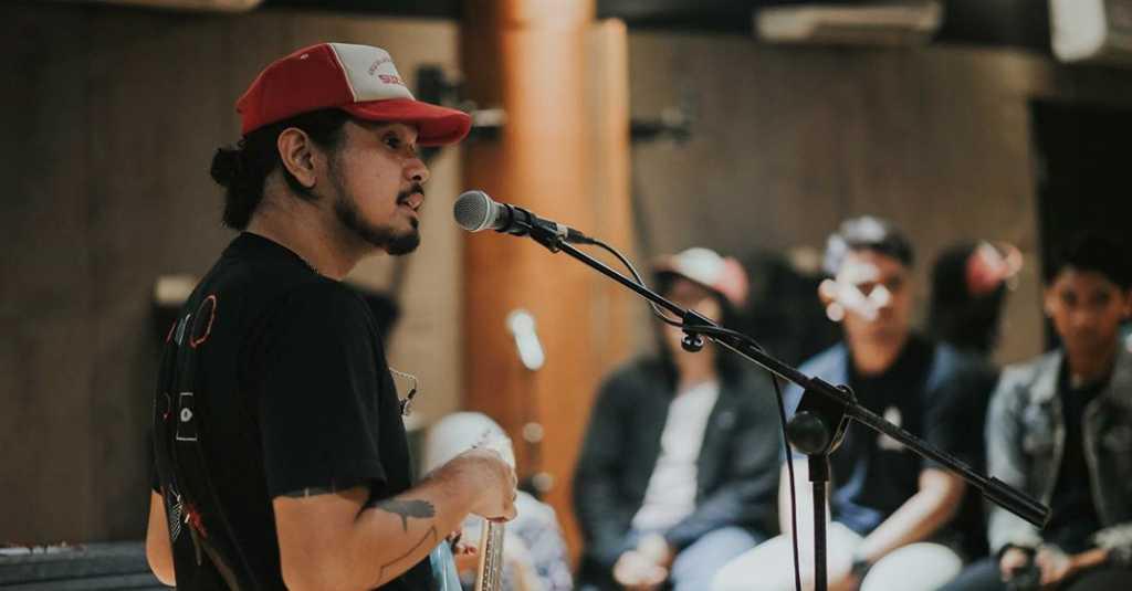 Gandeng Pamungkas, Petra Sihombing Rilis 'Manusia Kasur'