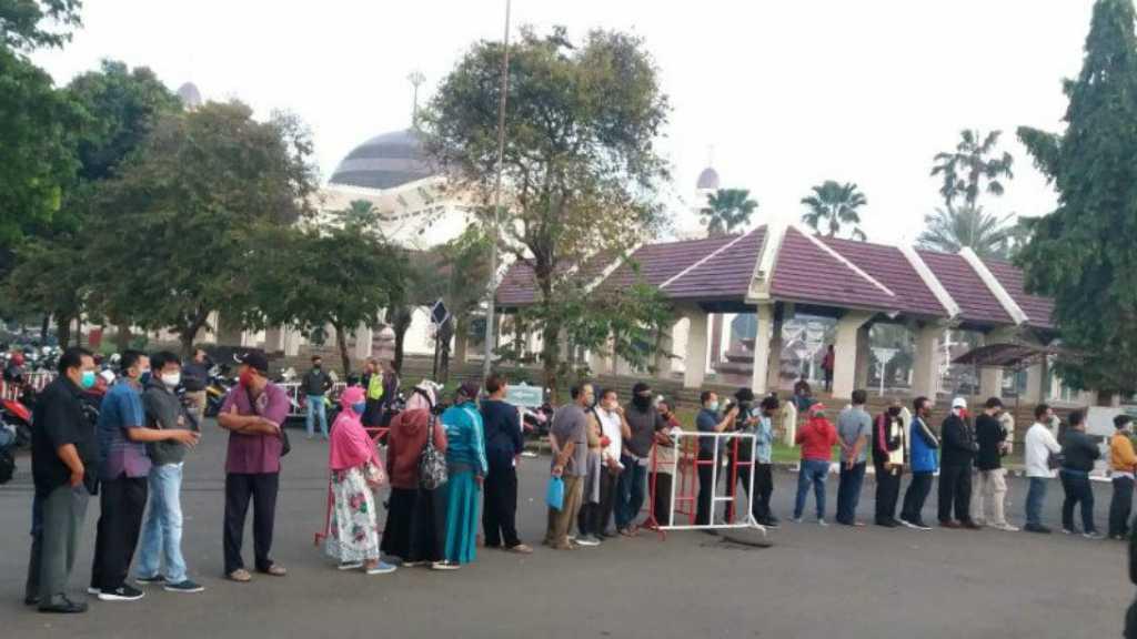 Polisi Minta Pengantre Urus SIM A dan C Datang Kembali Hari Jumat