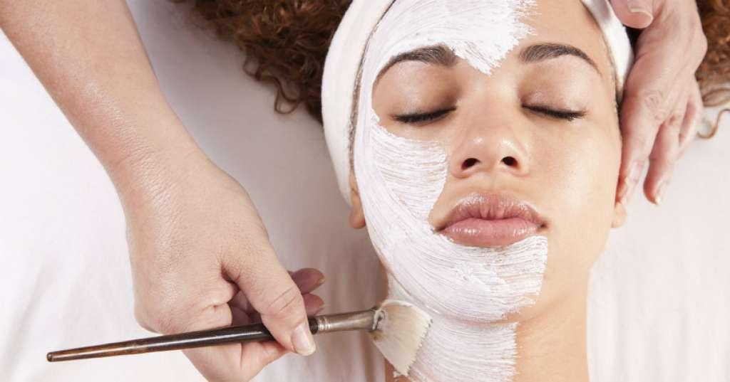 5 Kesalahan yang Sering Dilakukan Saat Mengenakan Masker Wajah