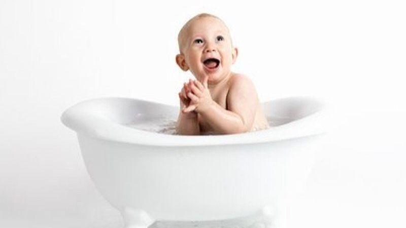 Waktu Mandi Dapat Pengaruhi Tumbuh Kembang Bayi