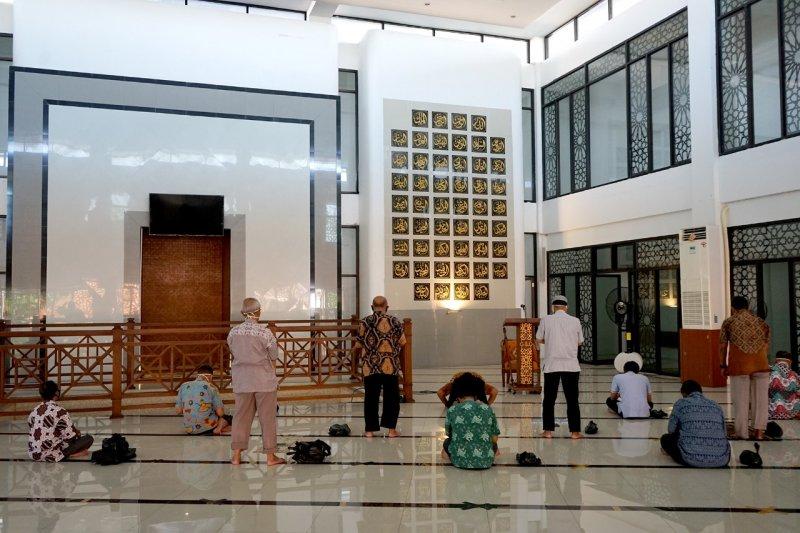 Rumah Ibadah di Surabaya Diizinkan Kembali Laksanakan Kegiatan Keagamaan