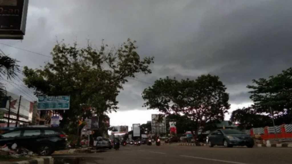 BMKG Ingatkan Bahaya Siklon Tropis NURI di Laut China Selatan