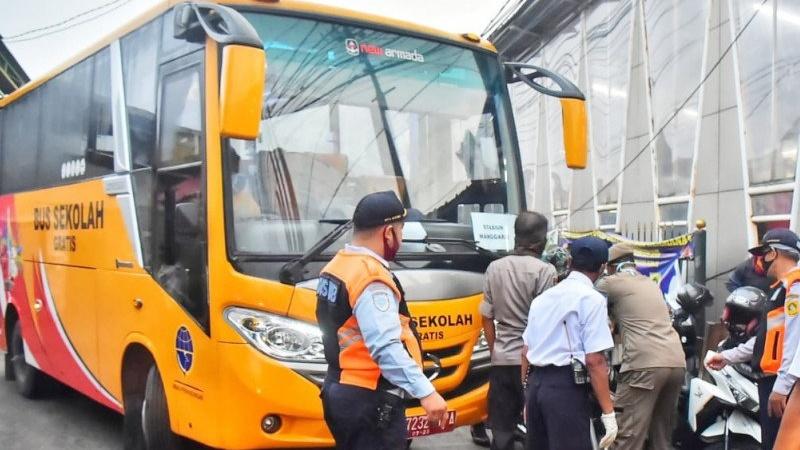 Ribuan Pengguna KRL Beralih ke Bus Alternatif