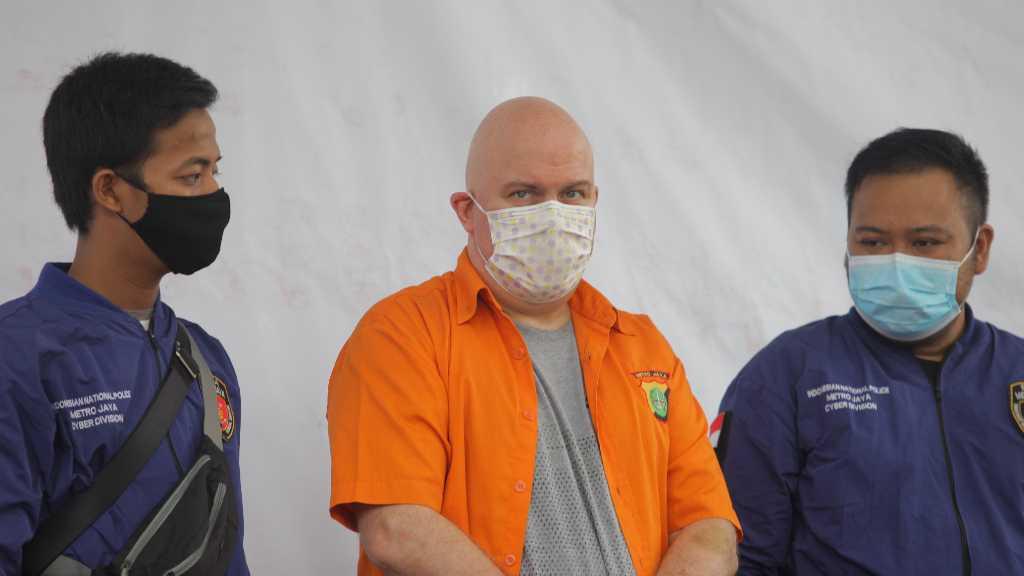 Polda Metro Tangkap Buronan FBI Russ Medlin di Jakarta Selatan